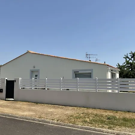 La Maison Des Roses 펜션 롱주빌 쉬르메르